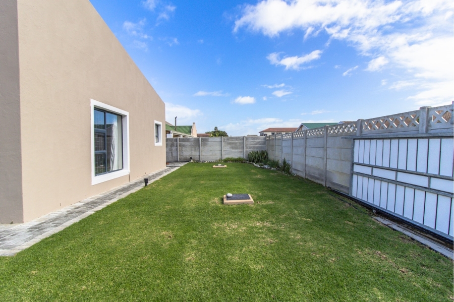 3 Bedroom Property for Sale in Franskraal Western Cape